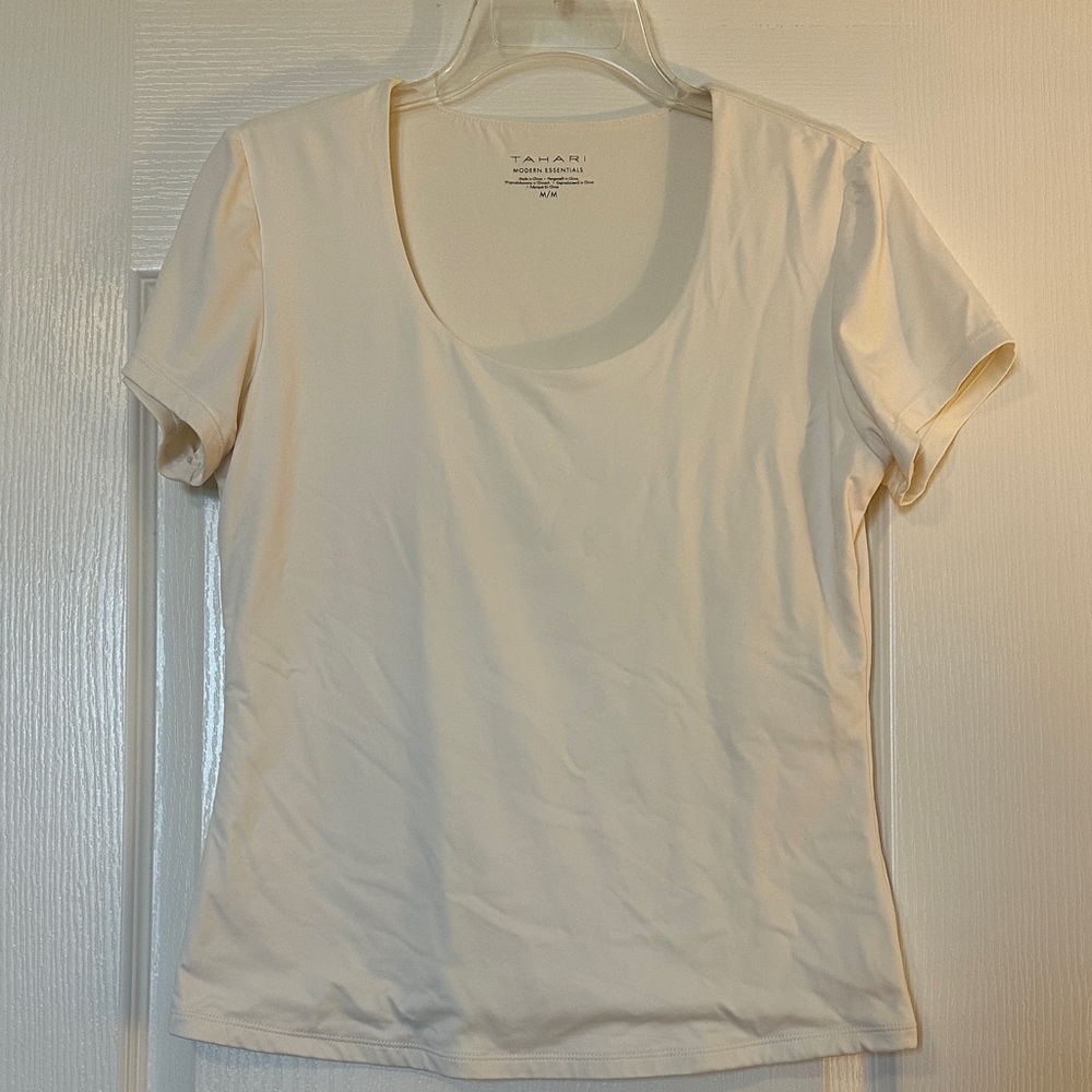 Tahari Double Lined Cream Short Sleeve Top